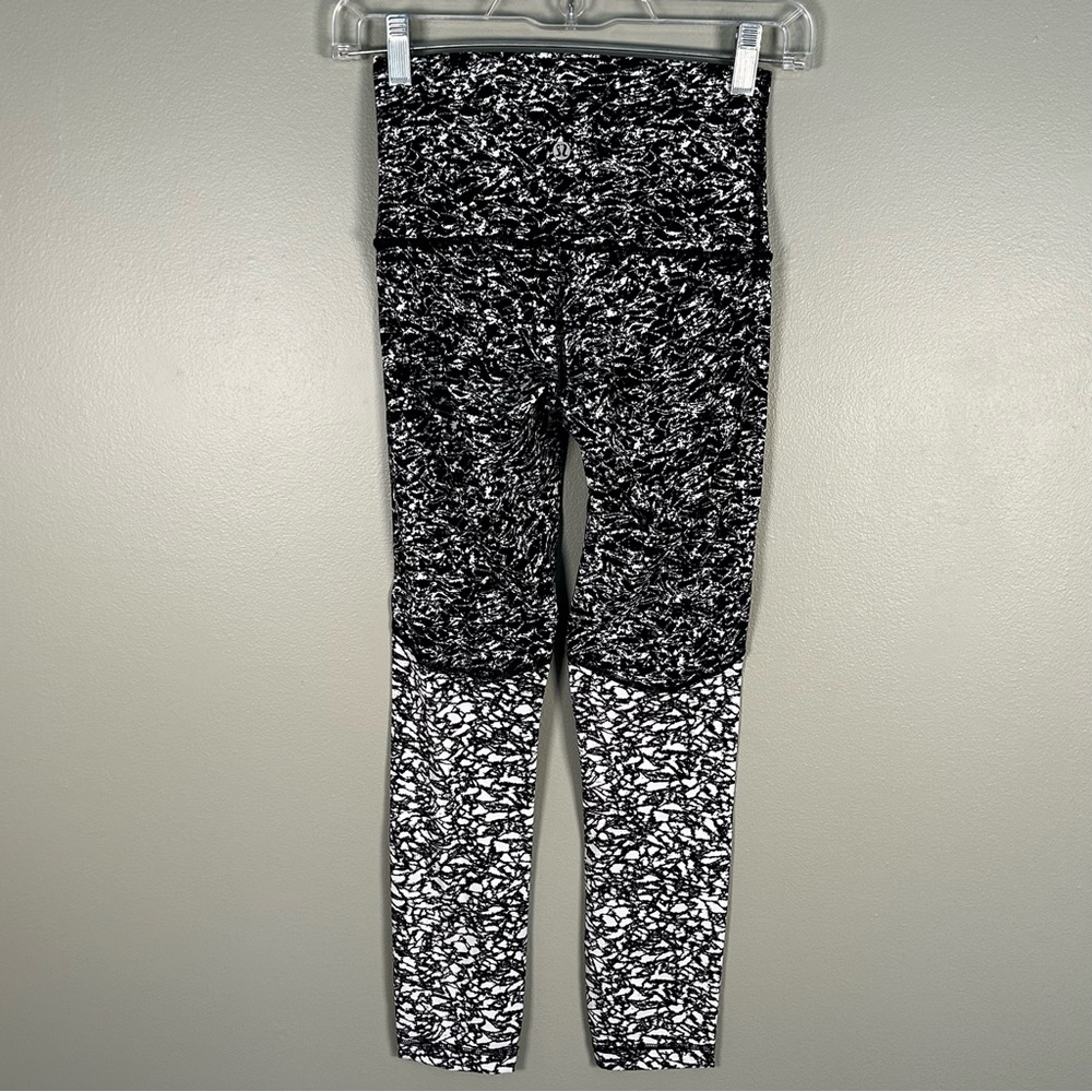 Lululemon‎ wunder under ice breaker size 4 leggings black white 27” - Picture 7 of 11
